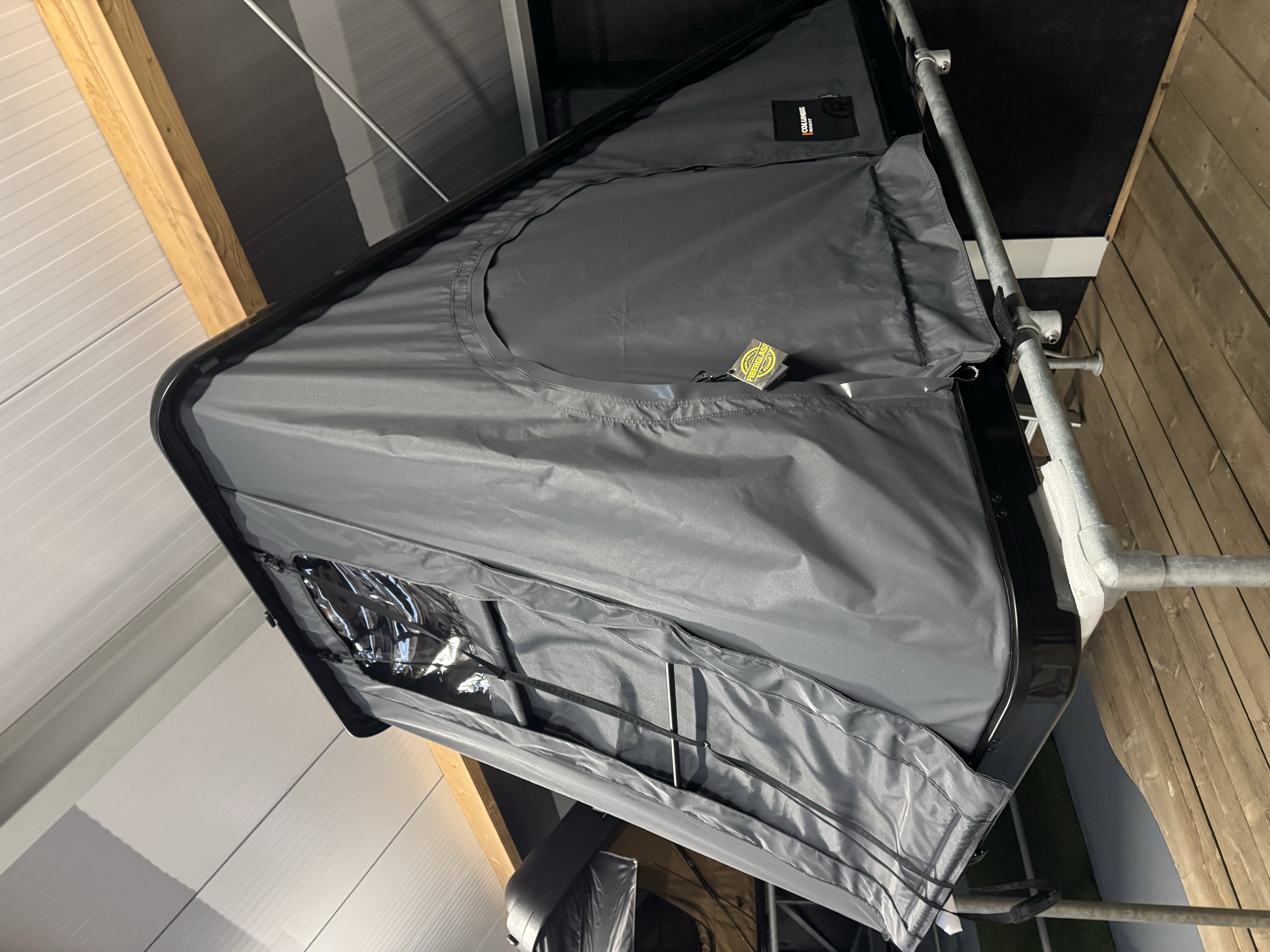 Autohome Colombus variant medium-x-long Zwart & carbon 2025 showroom model