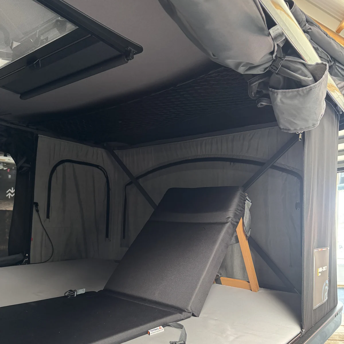 Autohome Air-Sky 360 Large Zwart – Jong gebruikt | Premium daktent - Afbeelding 4