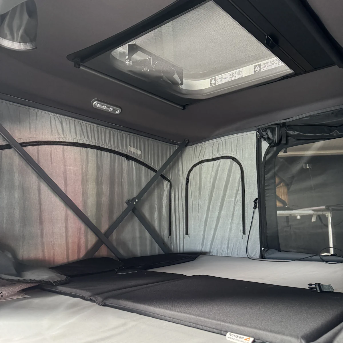 Autohome Air-Sky 360 Large Zwart – Jong gebruikt | Premium daktent - Afbeelding 5