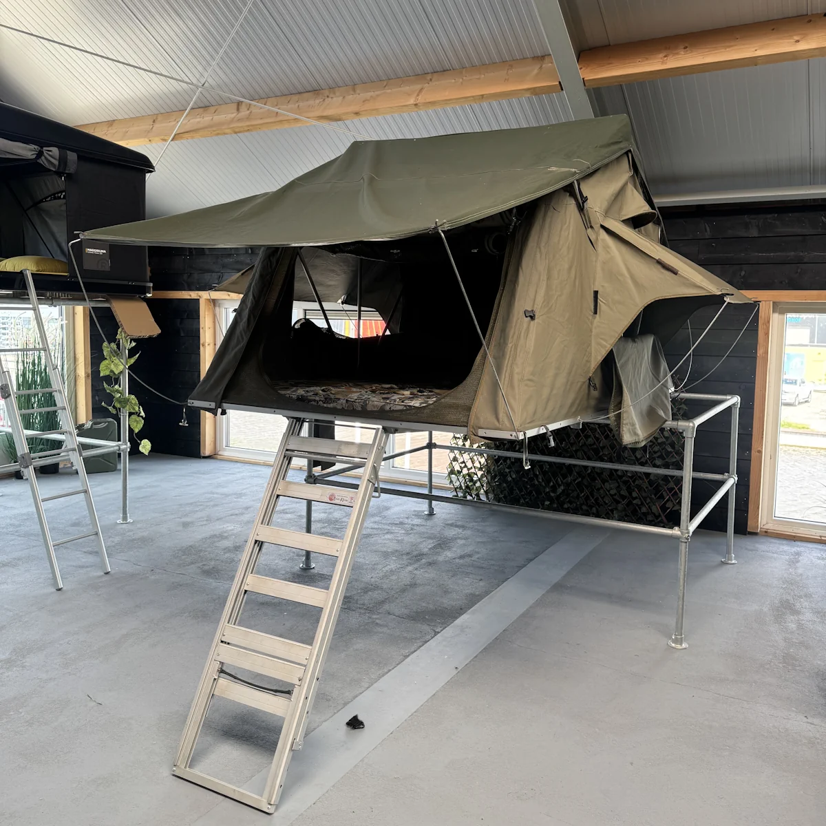 Eezi-Awn Series 3 140 Groen – Tweedehands daktent met karakter
